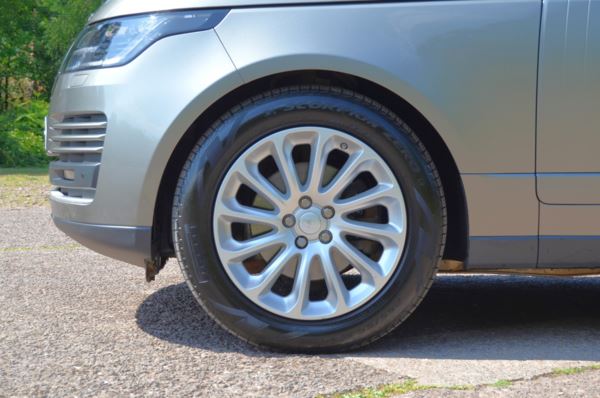 2020 (20) Land Rover Range Rover 3.0 SDV6 Vogue 4dr Auto For Sale In Minehead, Somerset