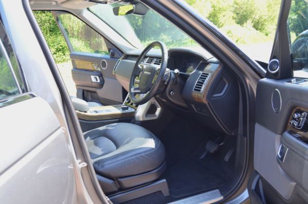 2020 (20) Land Rover Range Rover 3.0 SDV6 Vogue 4dr Auto For Sale In Minehead, Somerset