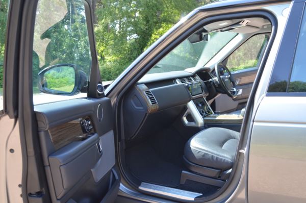 2020 (20) Land Rover Range Rover 3.0 SDV6 Vogue 4dr Auto For Sale In Minehead, Somerset