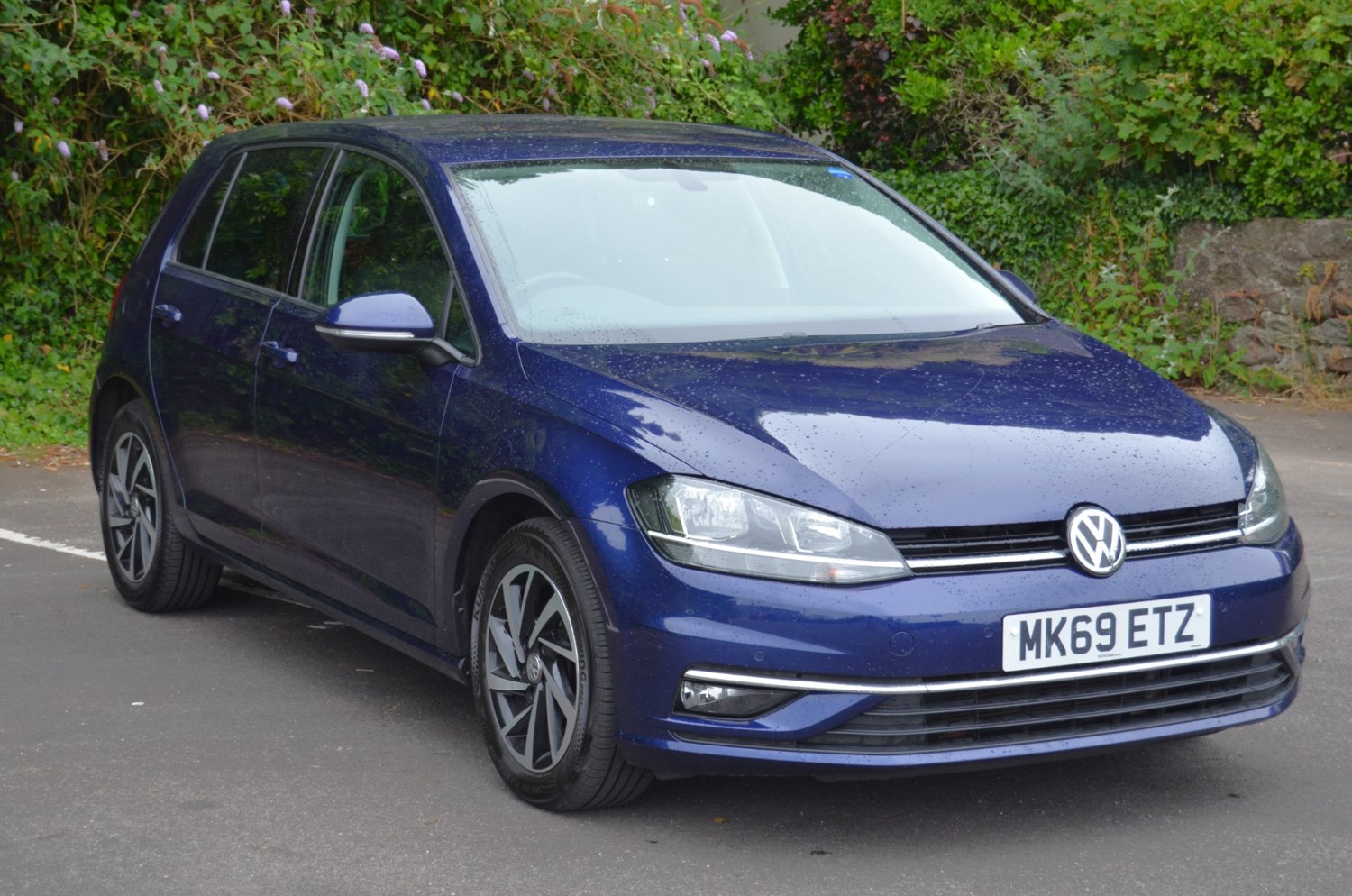 Volkswagen Golf Listing Image