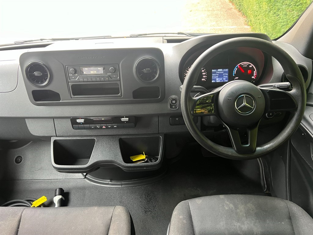 Mercedes-Benz Sprinter Listing Image