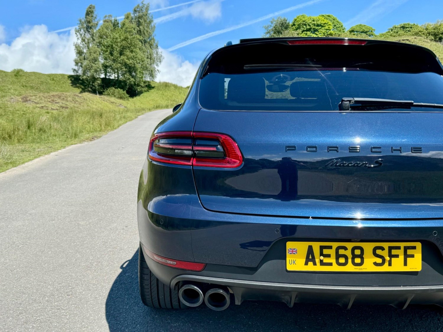 Porsche Macan Listing Image