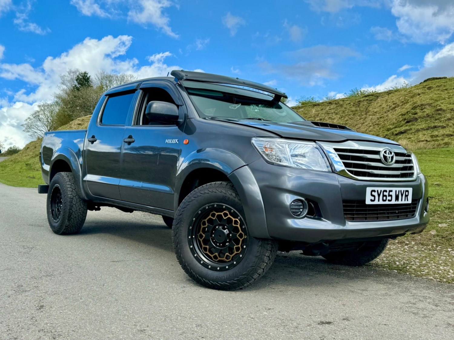 Toyota Hilux Listing Image