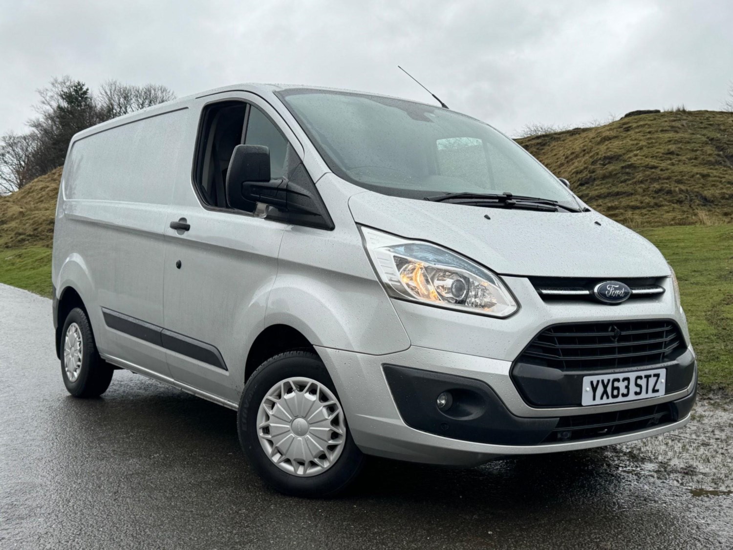 Ford Transit Custom Listing Image