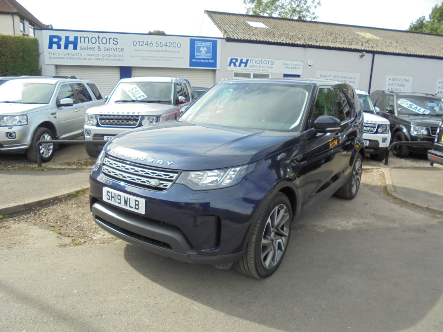 Land Rover Discovery Listing Image