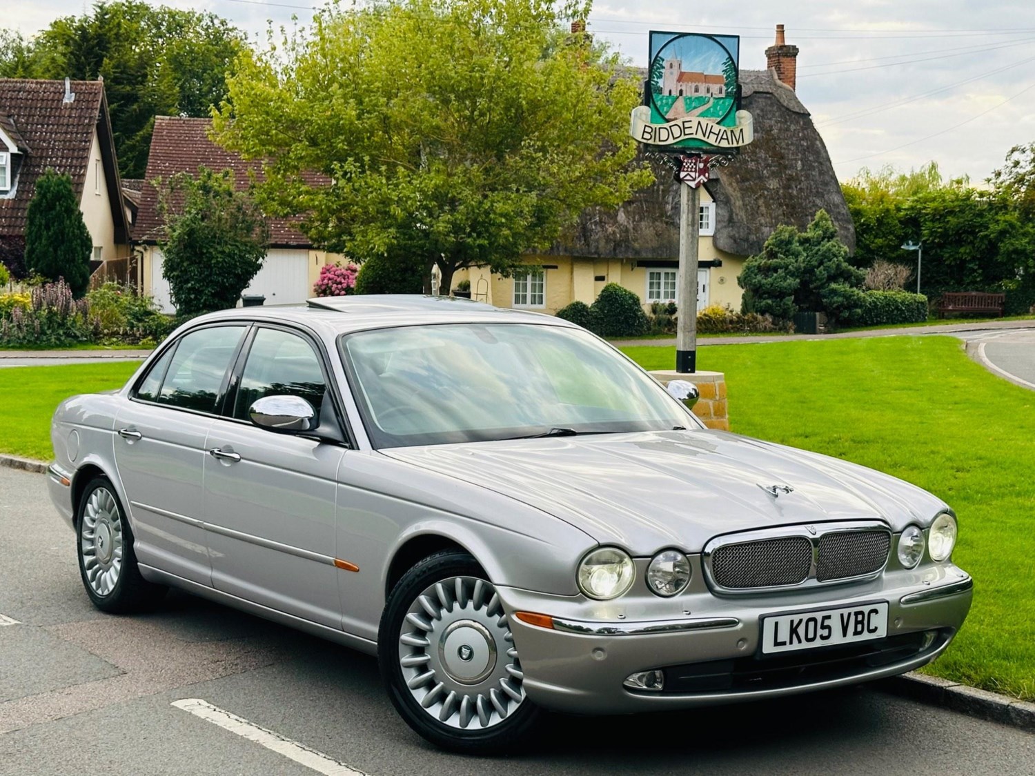 Jaguar XJR Listing Image