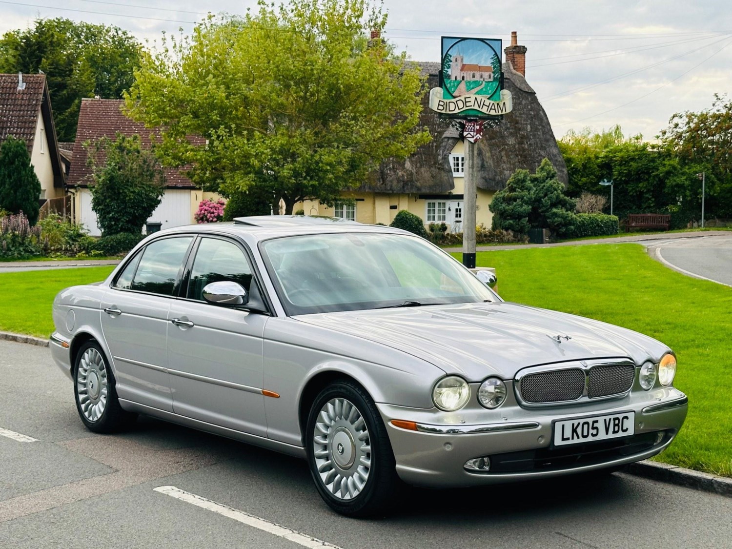 Jaguar XJR Listing Image