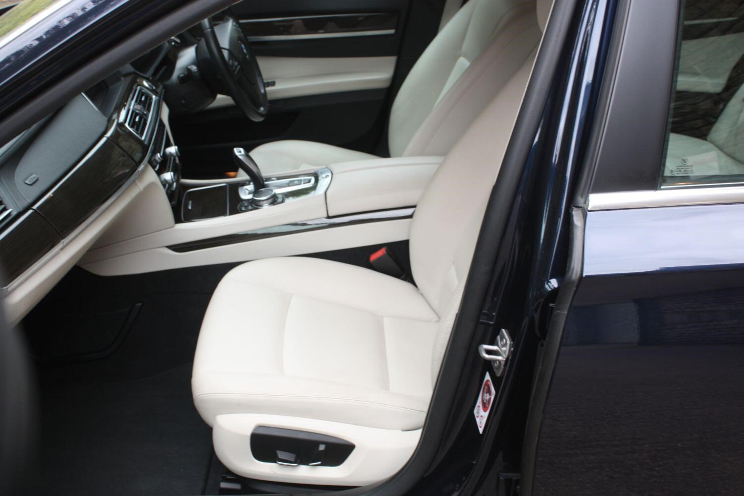 BMW 7 Series Listing Image