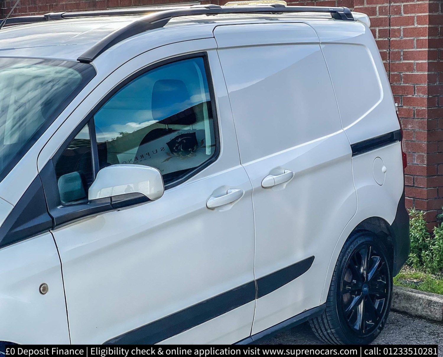 Ford Transit Courier Listing Image