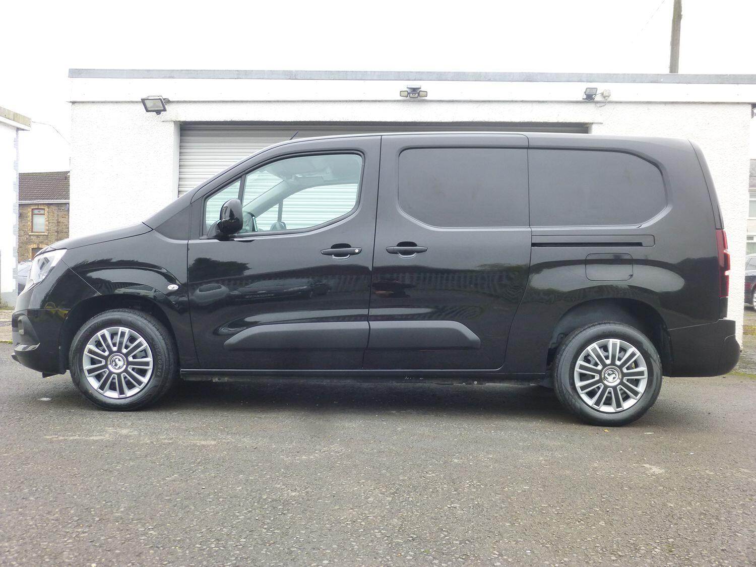 Vauxhall Combo Listing Image