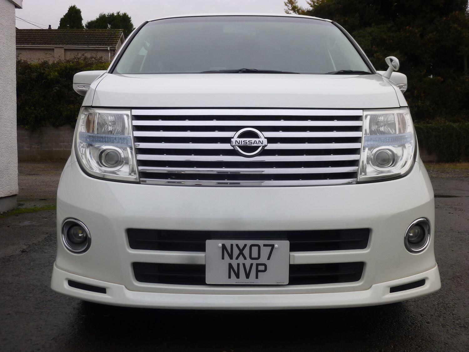 Nissan Elgrand Listing Image