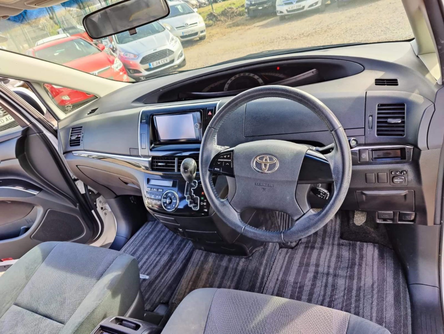 Toyota Estima Listing Image