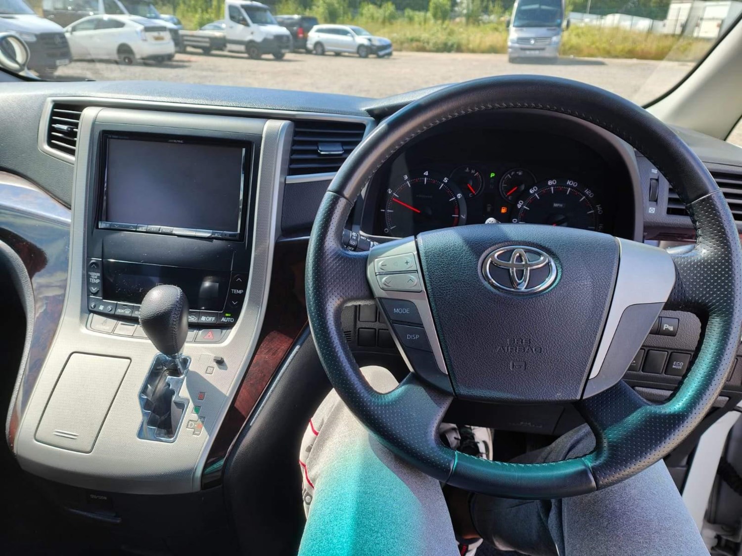 Toyota Alphard Listing Image