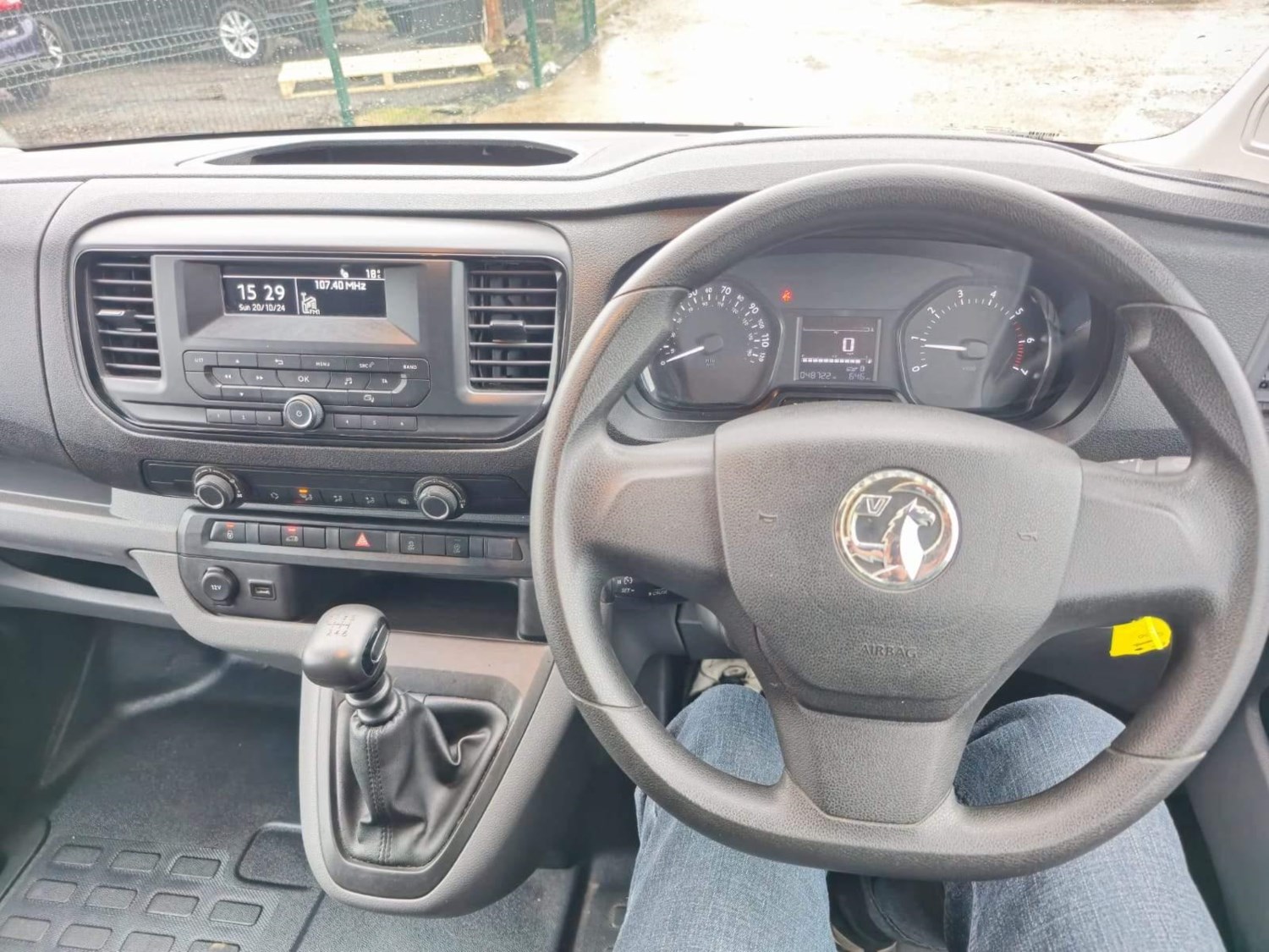 Vauxhall Vivaro Listing Image