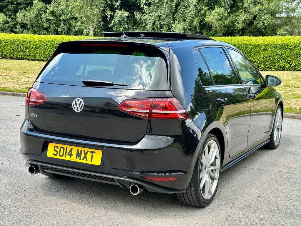 Volkswagen Golf Listing Image