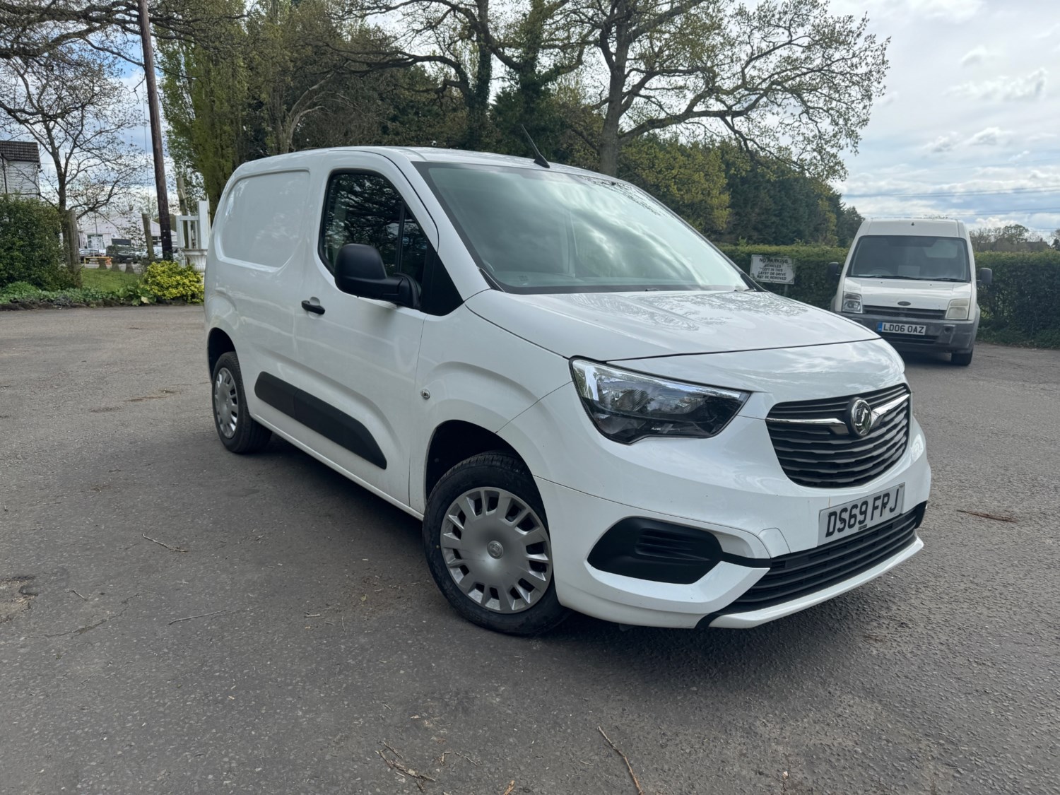 Vauxhall Combo Listing Image