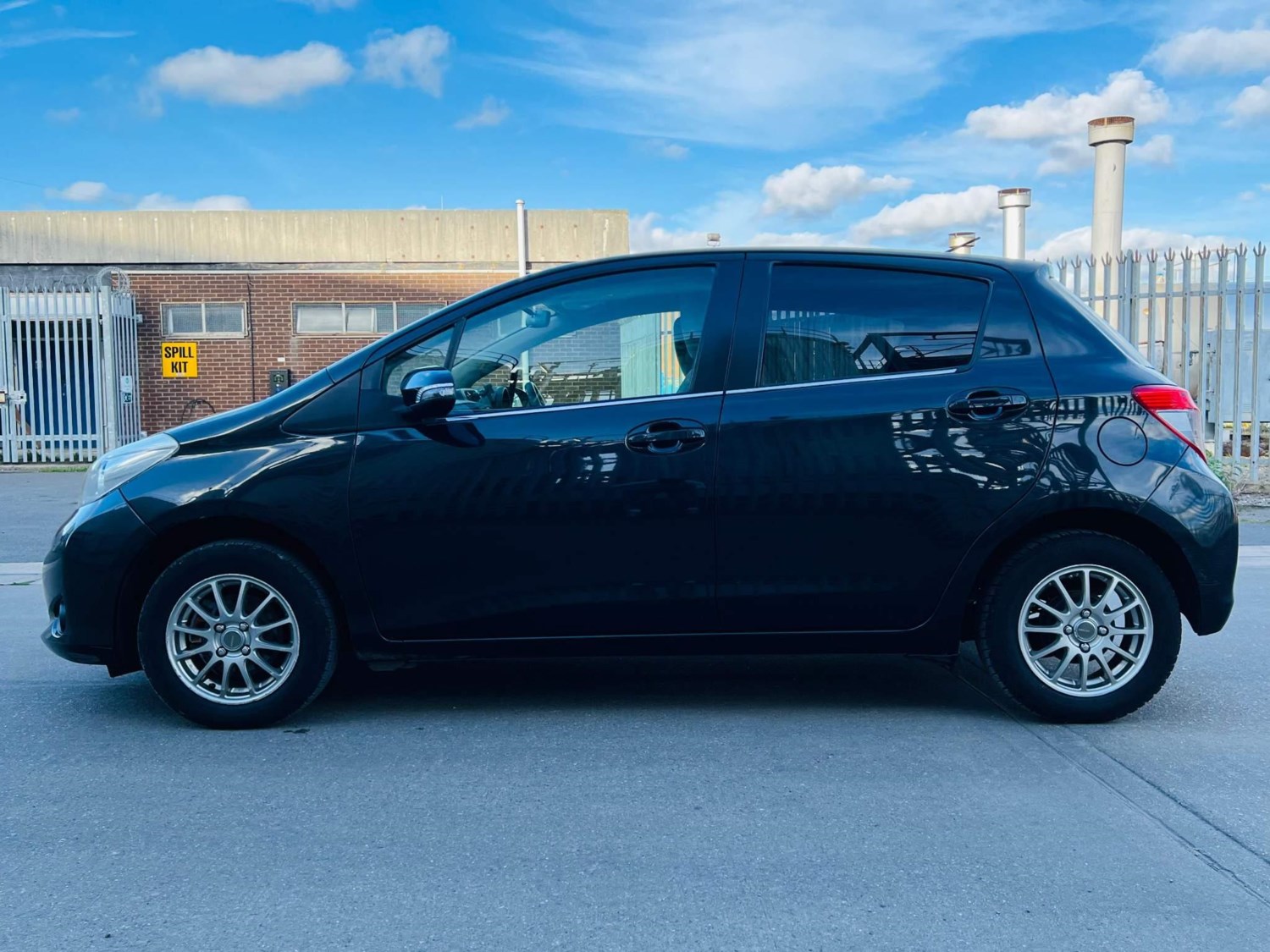 Toyota Yaris Listing Image