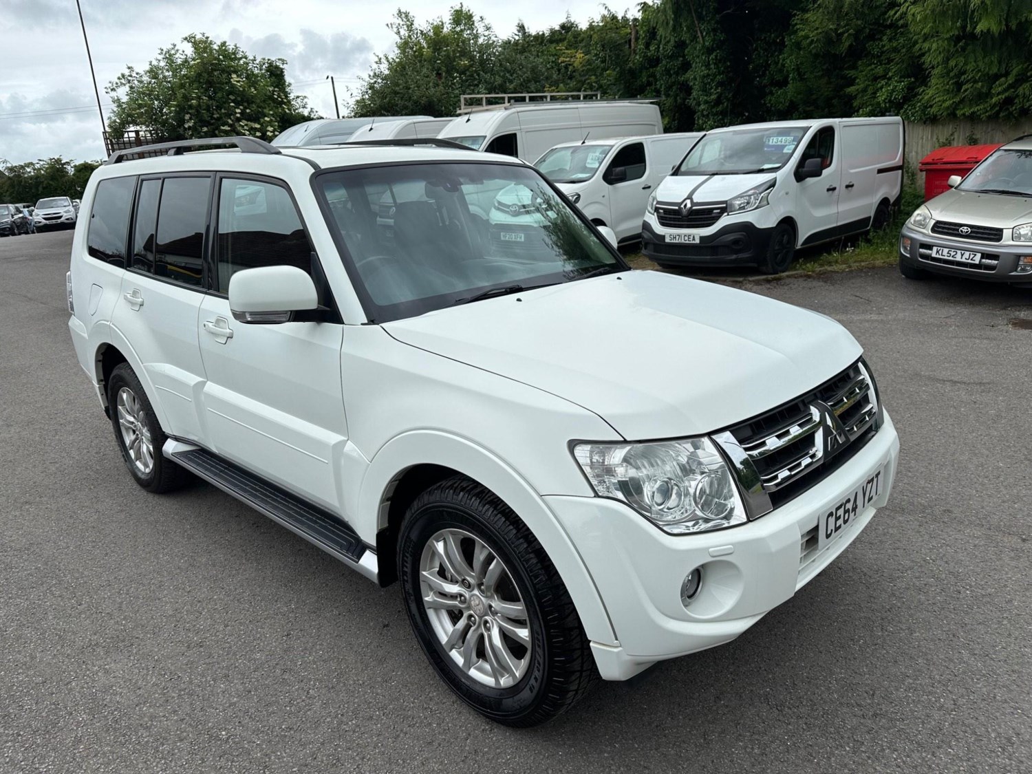 Mitsubishi Shogun Listing Image