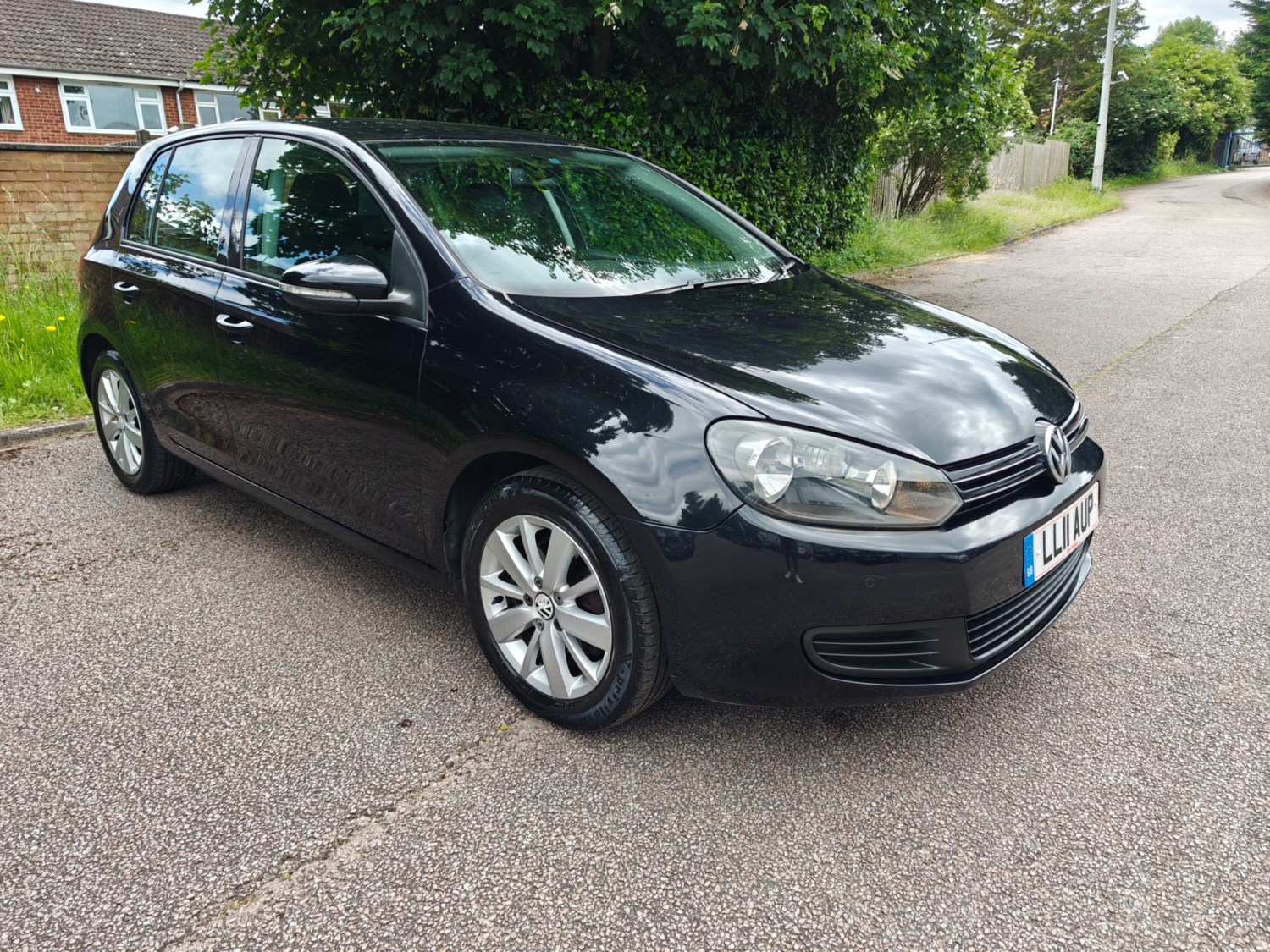 Volkswagen Golf Listing Image