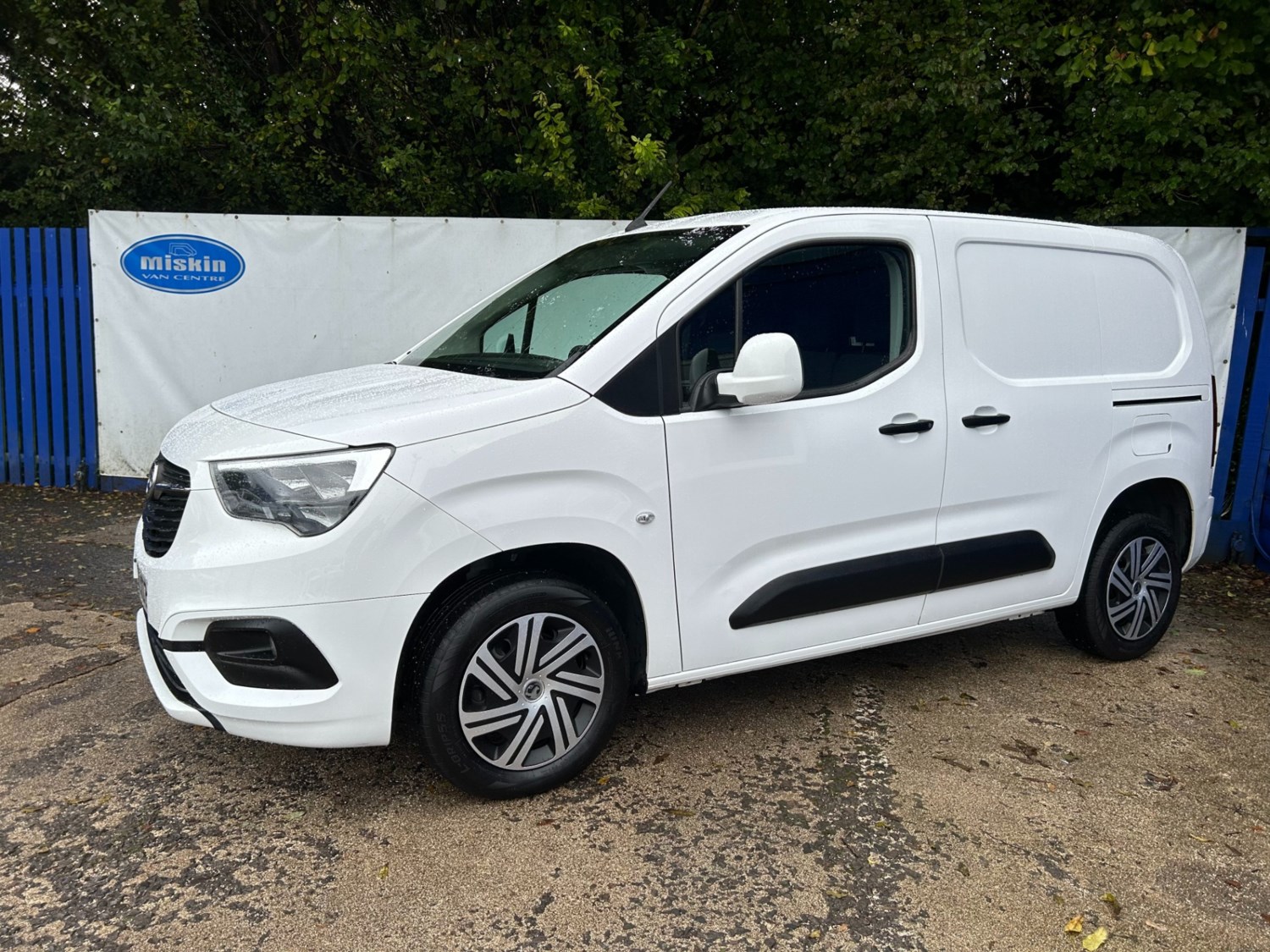 Vauxhall Combo Listing Image