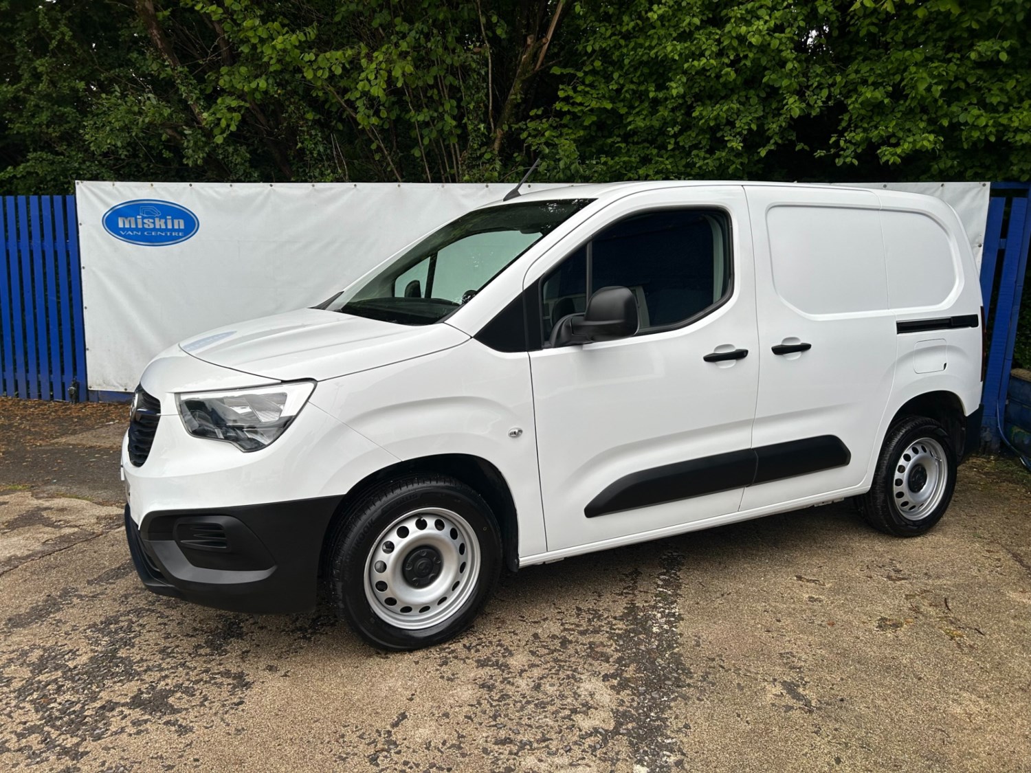 Vauxhall Combo Listing Image