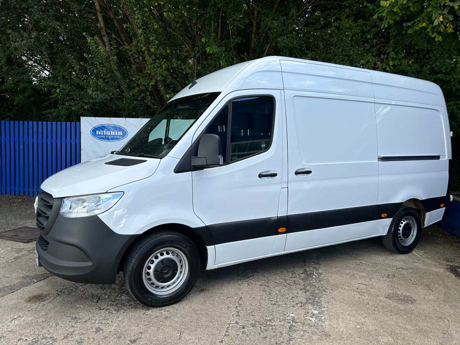 Mercedes-Benz Sprinter Listing Image