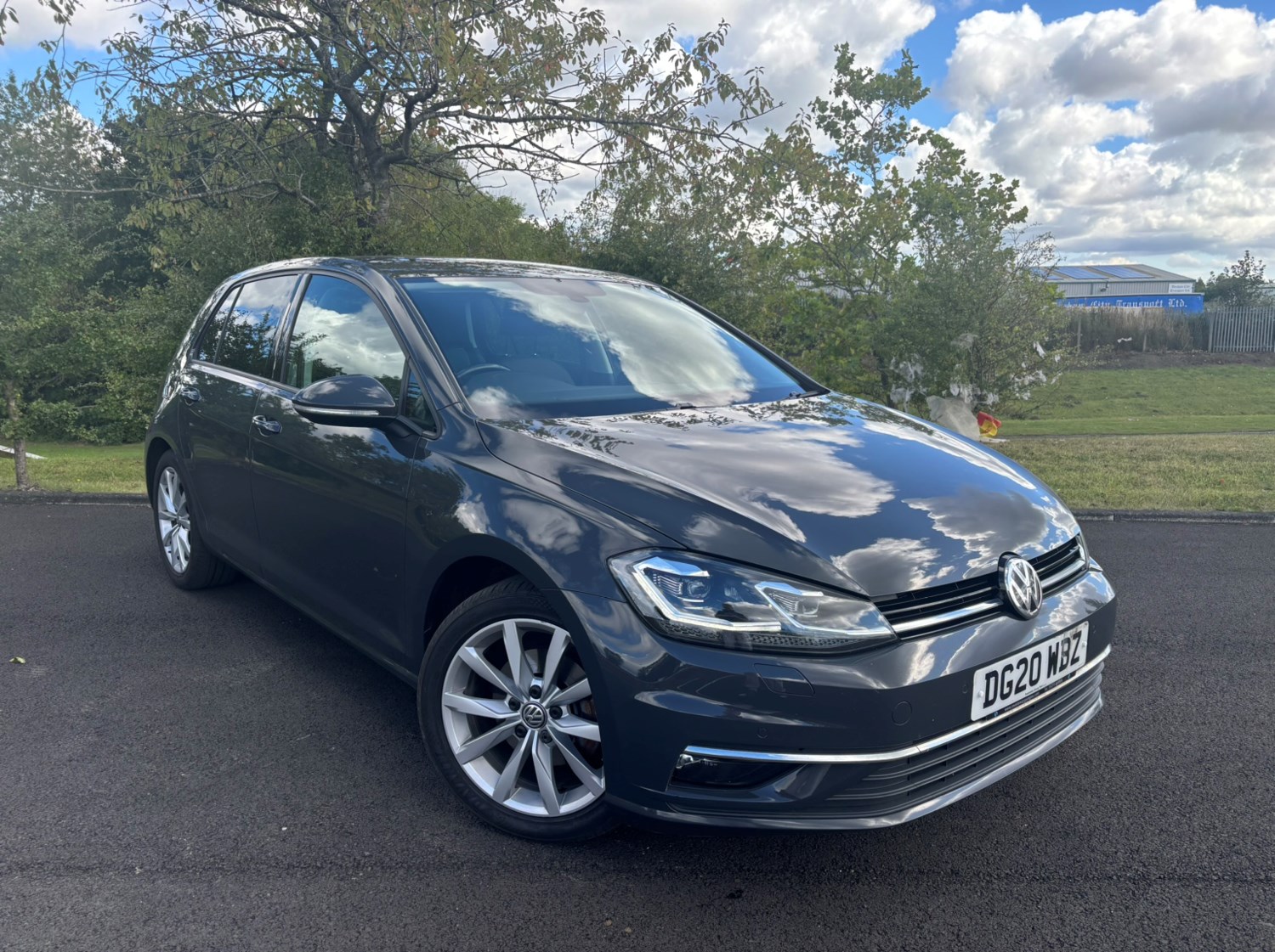 Volkswagen Golf Listing Image