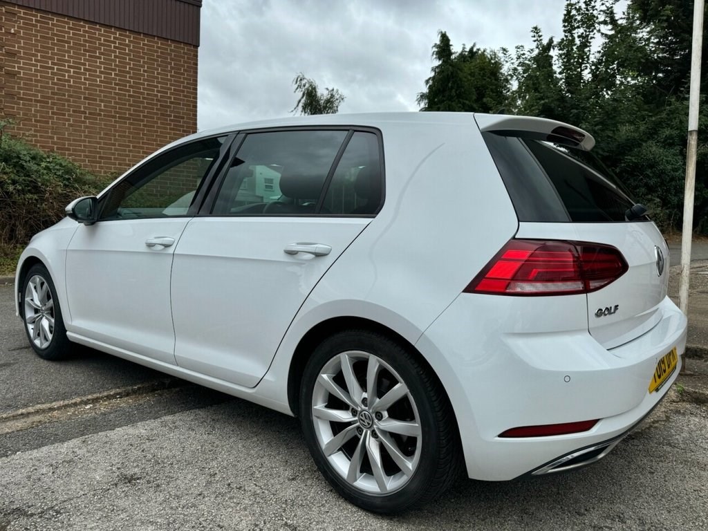 Volkswagen Golf Listing Image