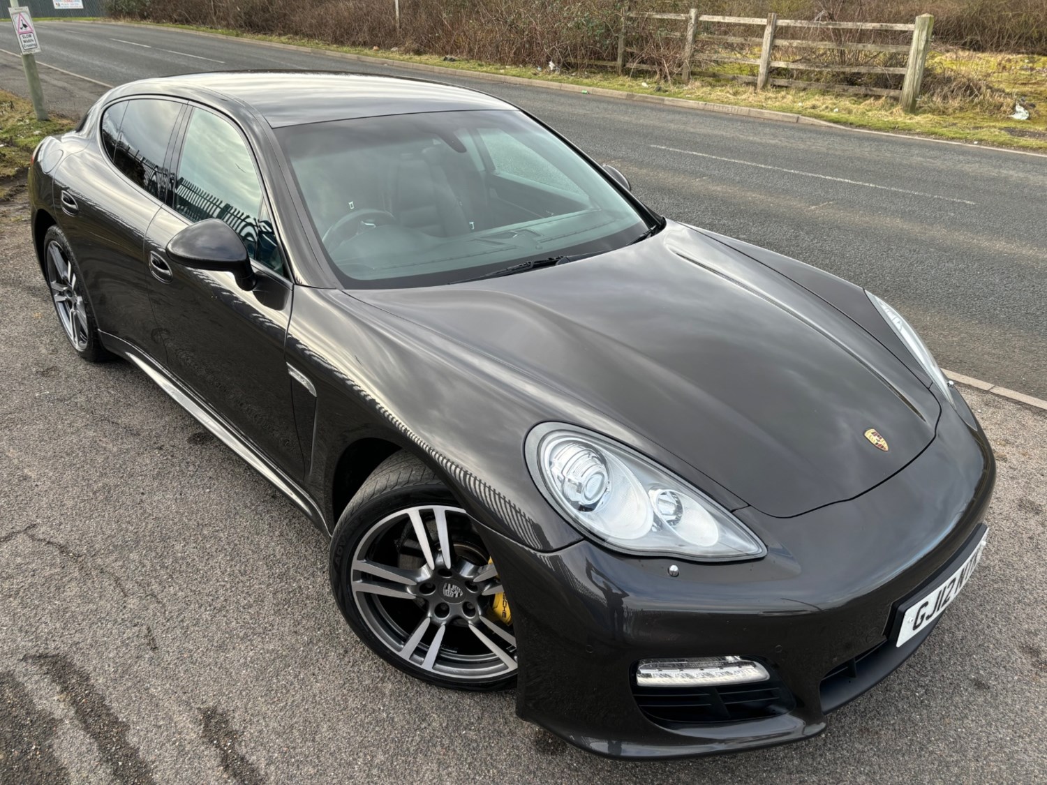 Porsche Panamera Listing Image