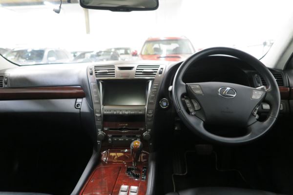 2007 (04) Lexus LS 460 SE-L 4.6 V8 4dr Auto For Sale In Nelson, Lancashire