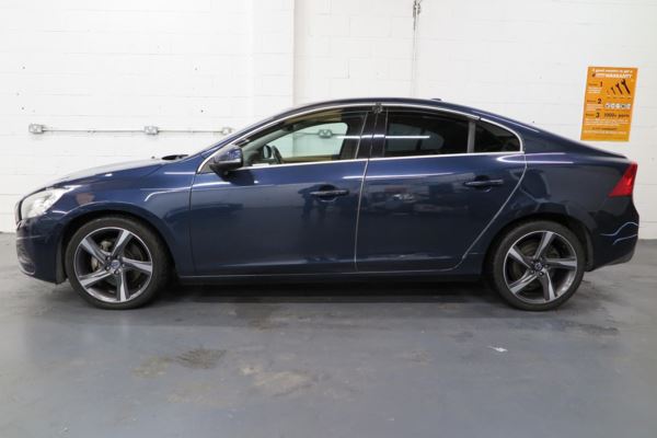 2011 Volvo S60 T6 [304] R DESIGN Premium 4dr AWD Geartronic For Sale In Nelson, Lancashire