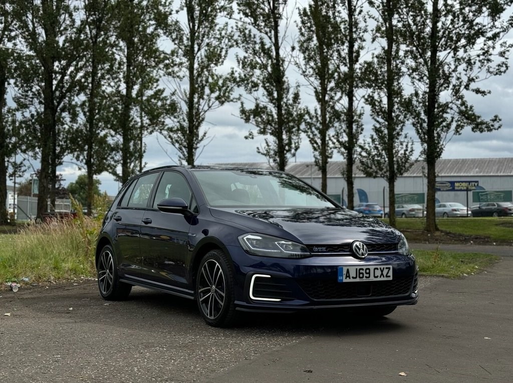 Volkswagen Golf Listing Image