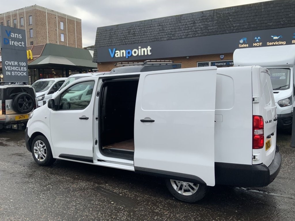 Vauxhall Vivaro Listing Image