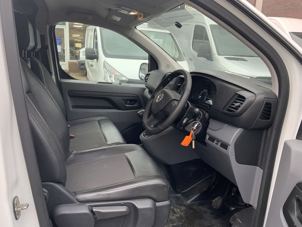 Vauxhall Vivaro Listing Image