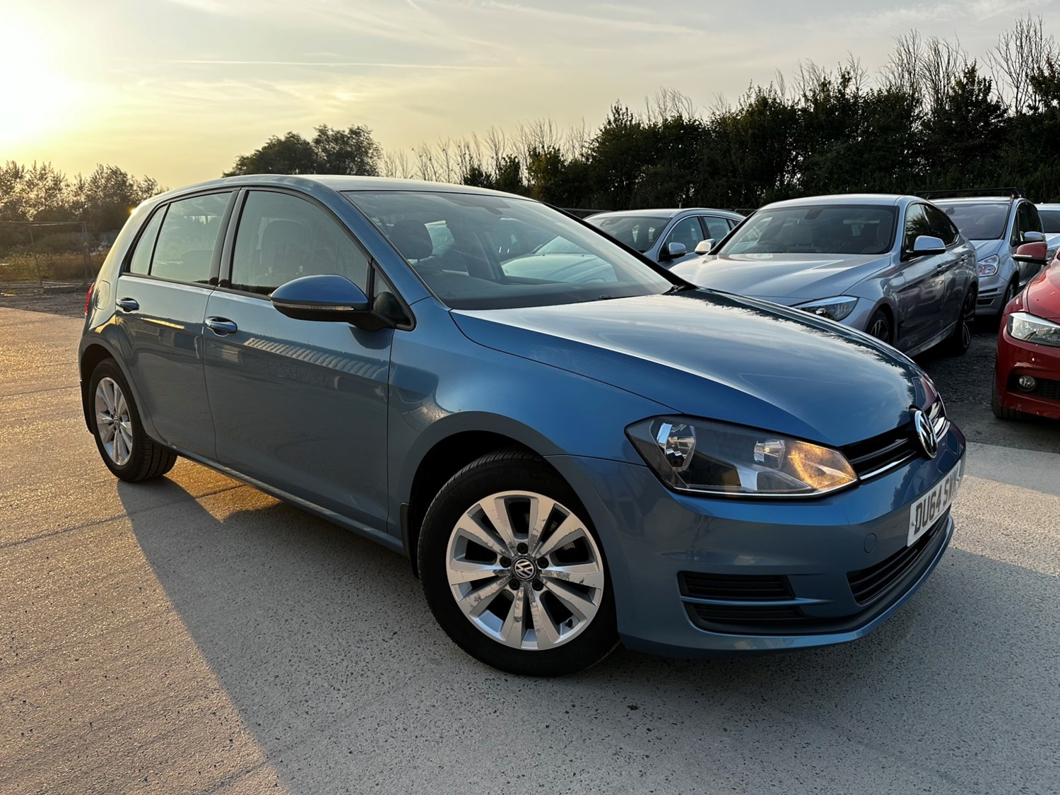 Volkswagen Golf Listing Image