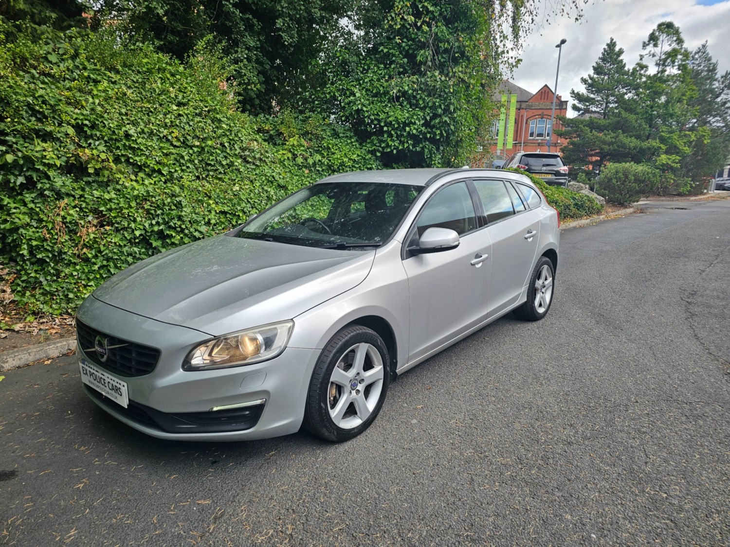 Volvo V60 Listing Image