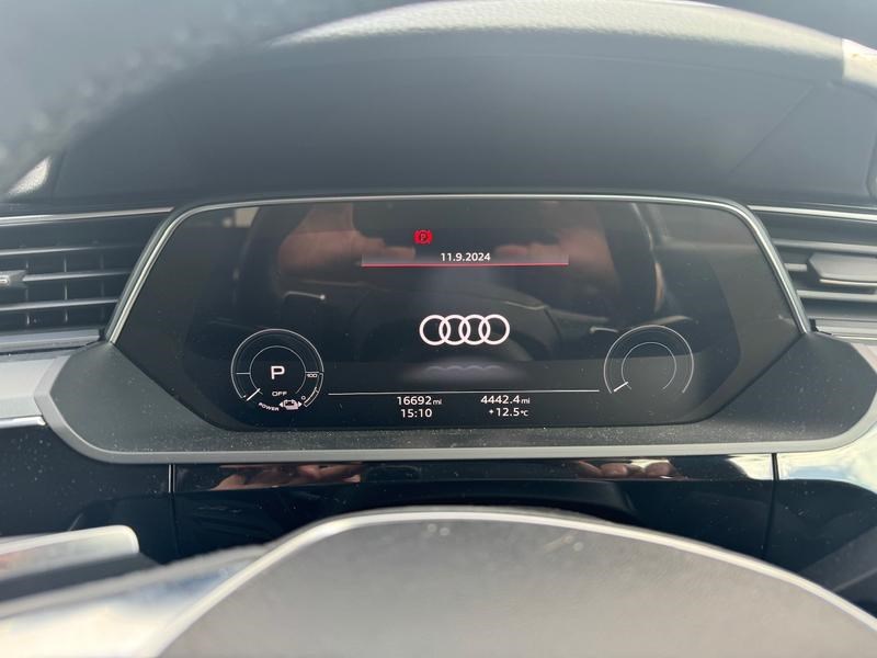 Audi e-tron Listing Image