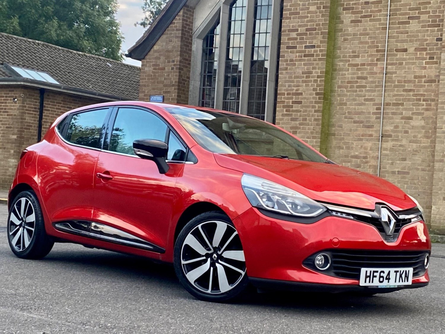 Renault Clio Listing Image