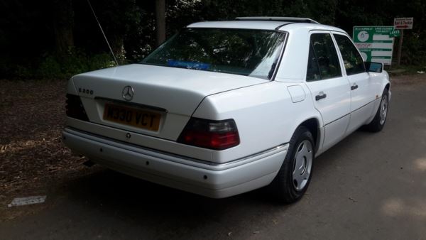 1994 (M) Mercedes-Benz E Class 200 E 16V 4dr Auto For Sale In Waltham Abbey, Essex