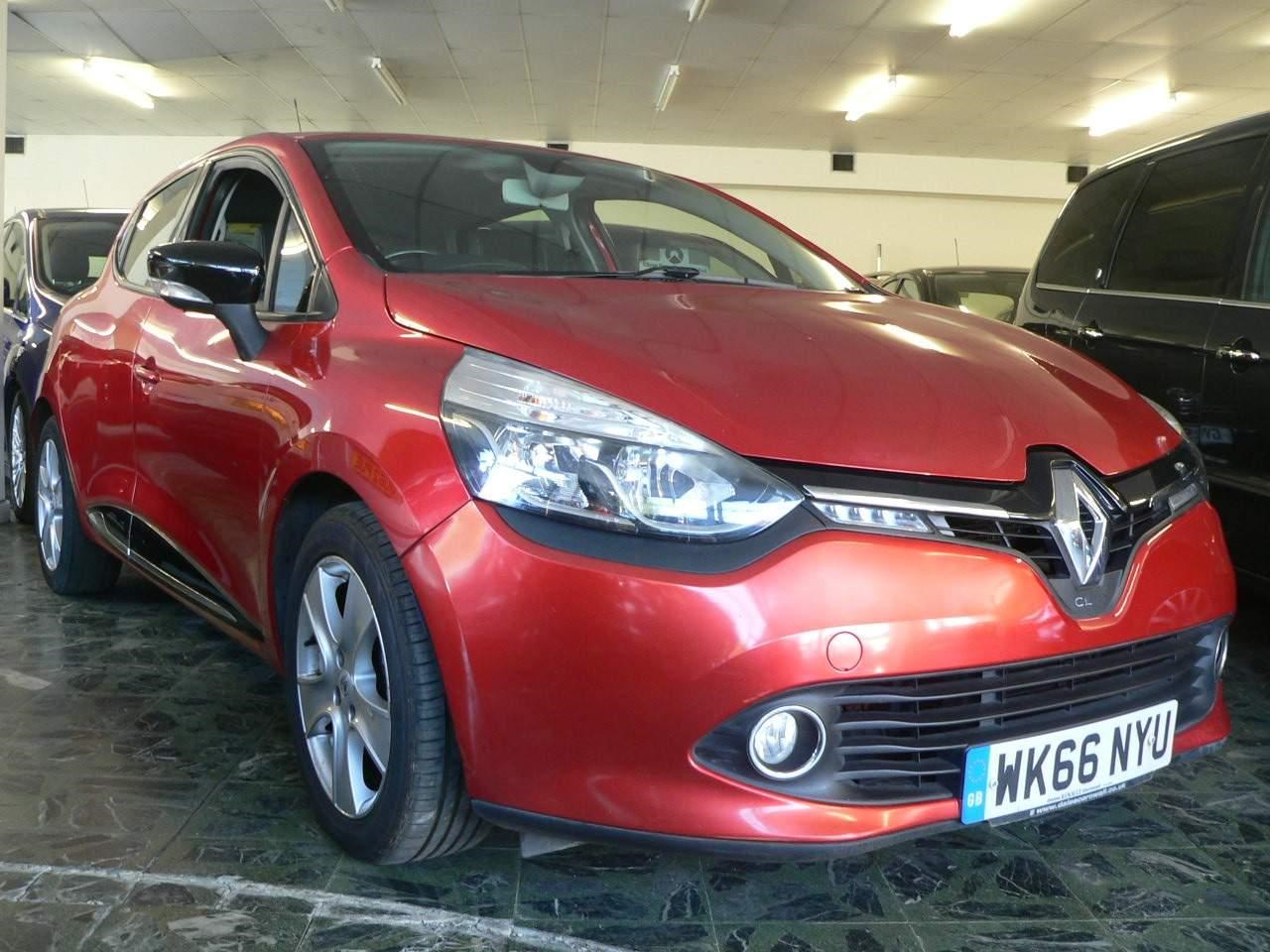 Renault Clio Listing Image