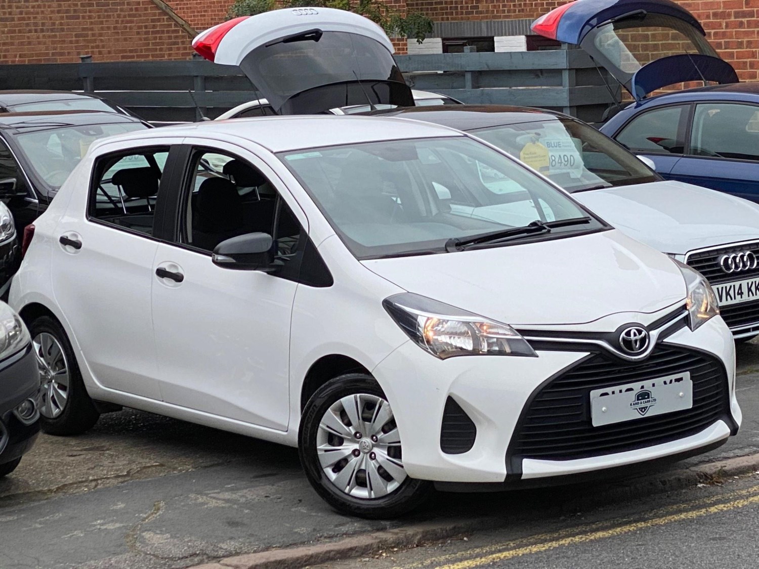 Toyota Yaris Listing Image