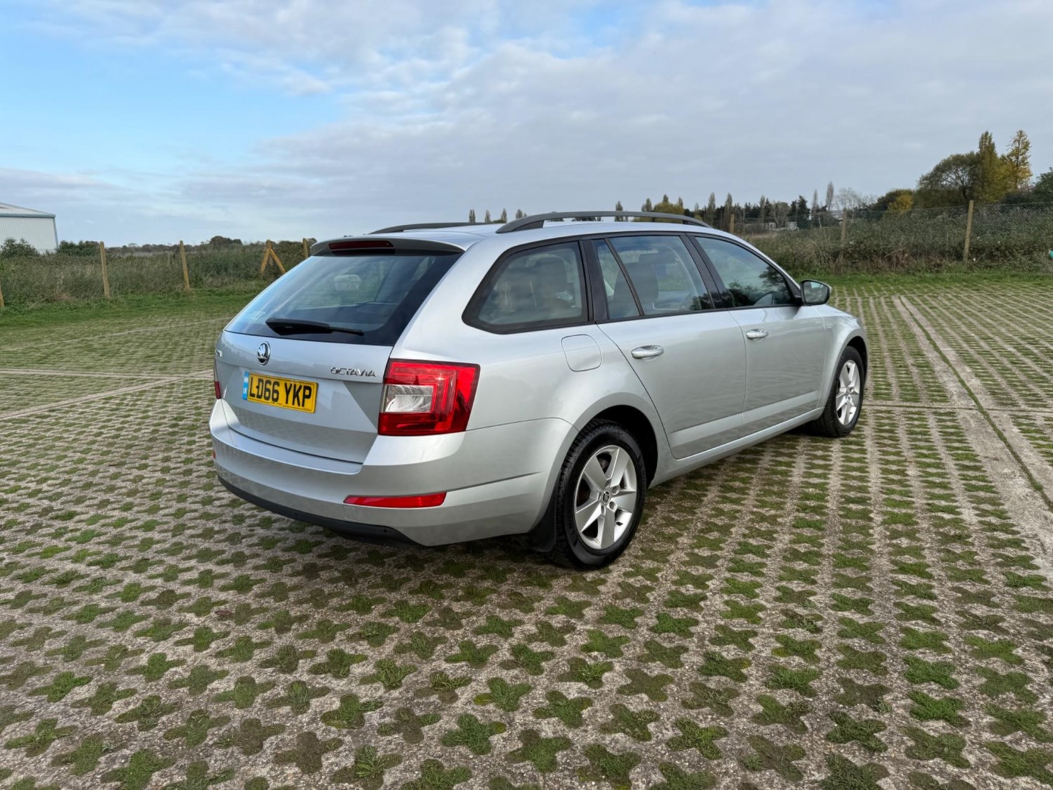 Skoda Octavia Listing Image