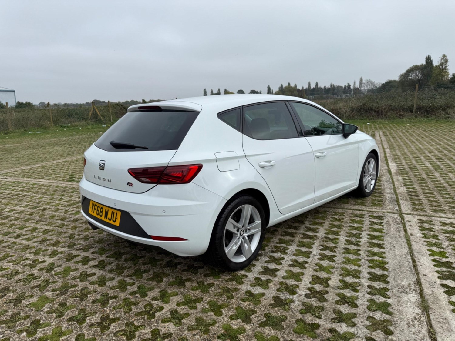 SEAT Leon Listing Image