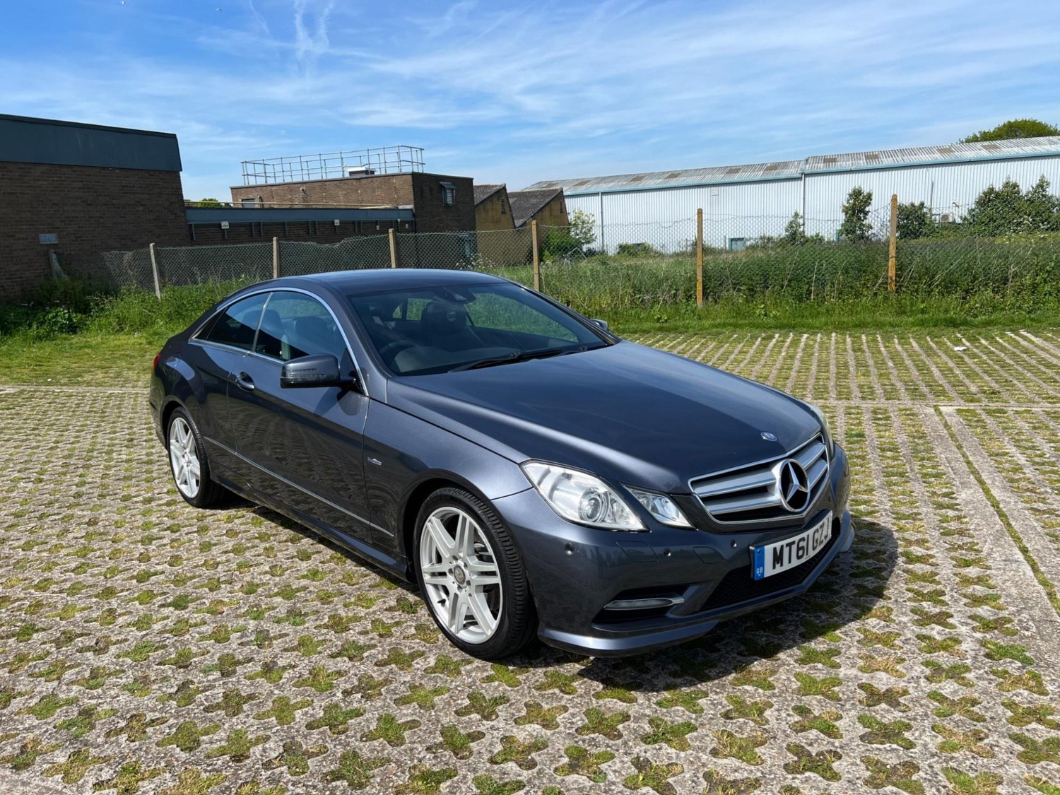 Mercedes-Benz E-Class Listing Image