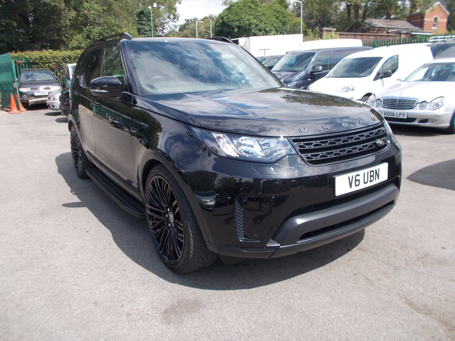 Land Rover Discovery Listing Image