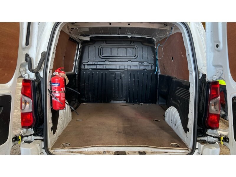 Vauxhall Combo Listing Image