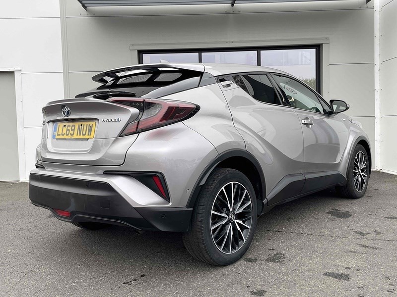 Toyota C-HR Listing Image