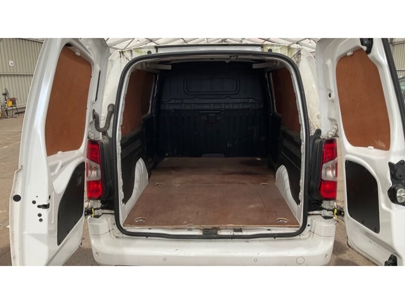 Vauxhall Combo Listing Image