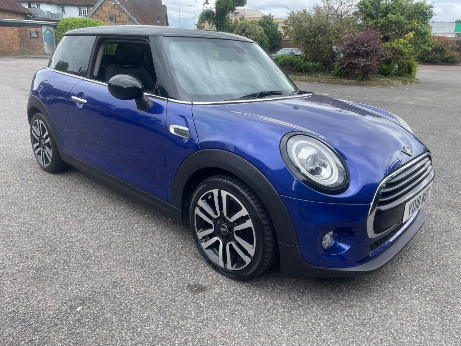 MINI Hatch Listing Image