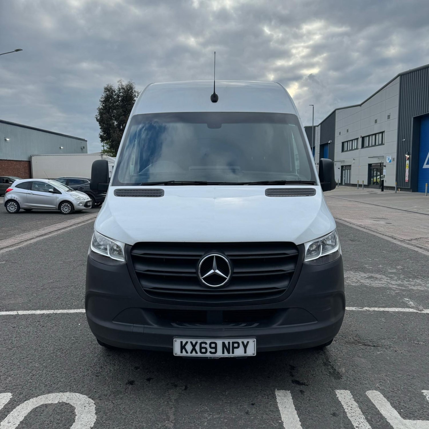 Mercedes-Benz Sprinter Listing Image